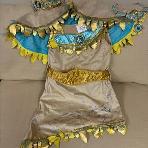 Disney Pocahontas costume
Size 3 
Excellent condition